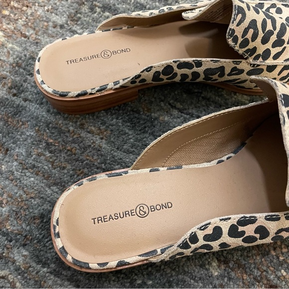 Treasure & Bond Cheetah Print Slip On Mules - Picture 4 of 8